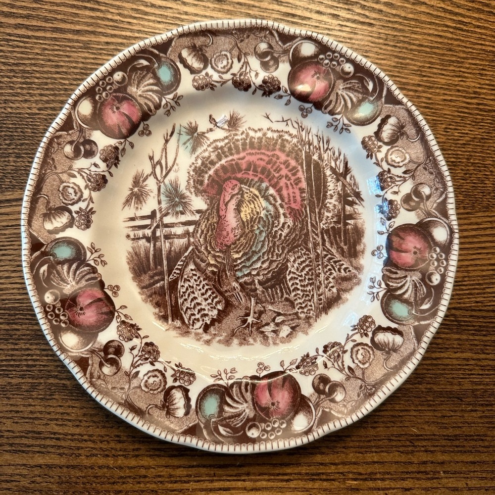 Johnson Brothers His Majesty salad/dessert plate .
